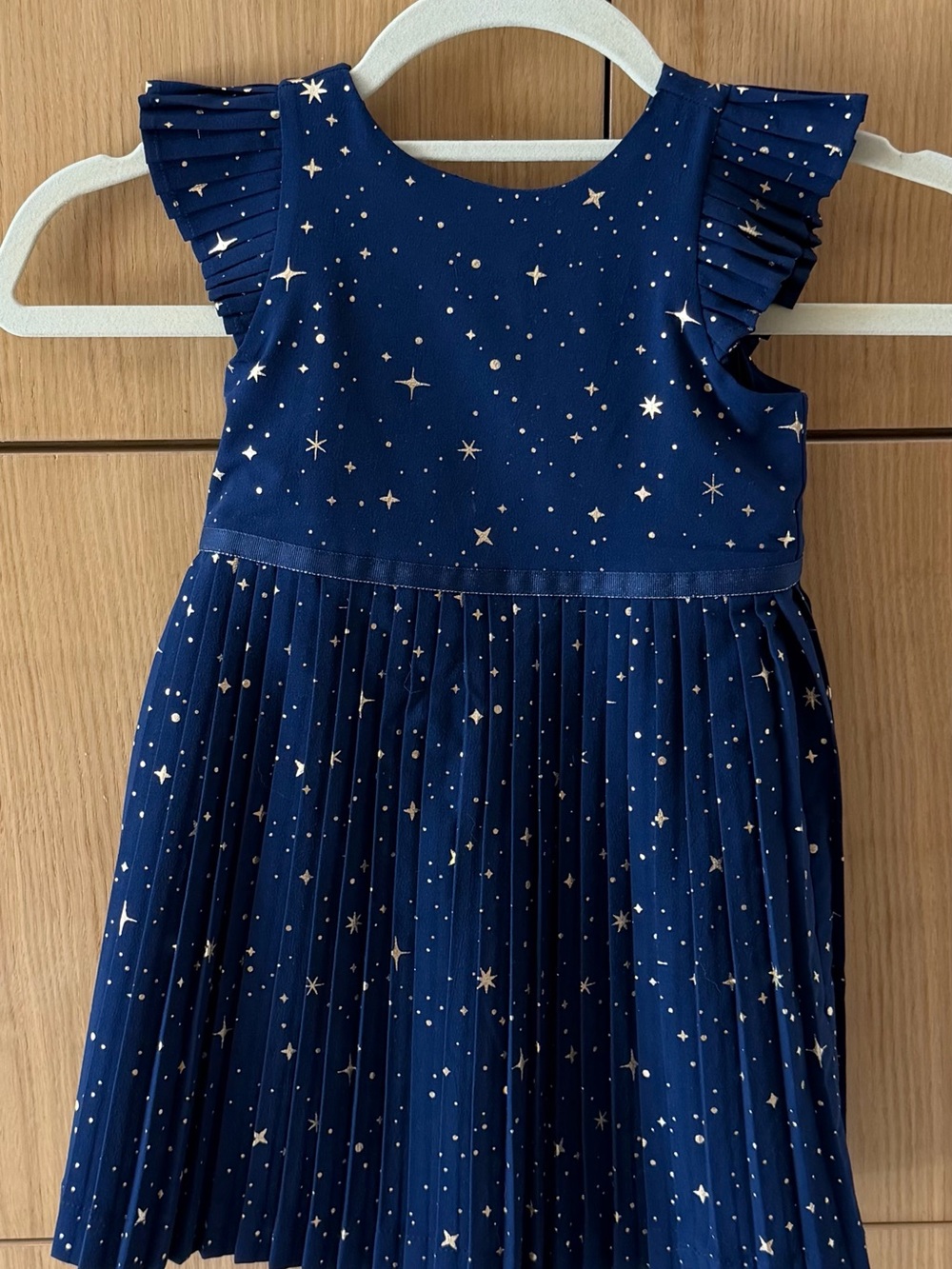 Hanna Andersson Flutter Sleeve Pleated Dress, Navy & Gold Stars